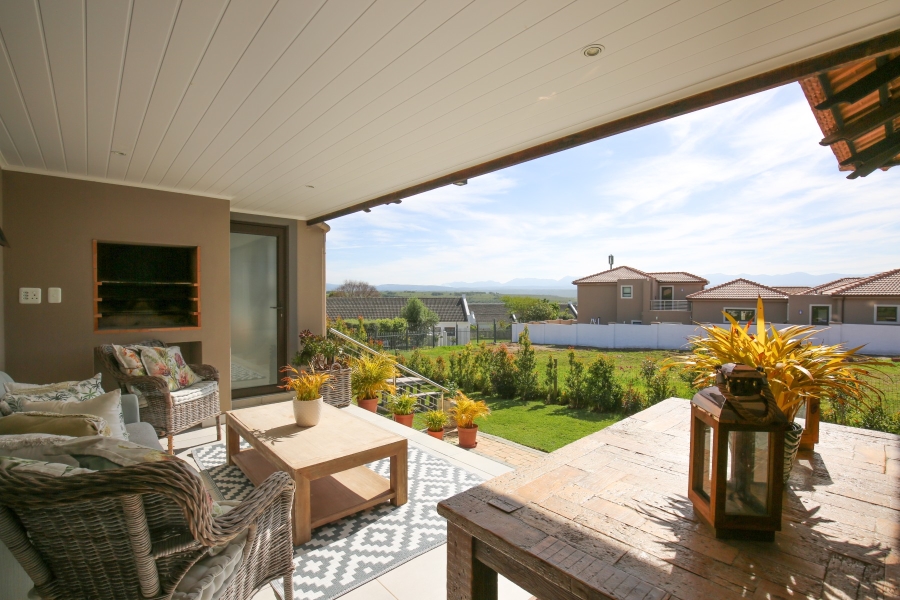 3 Bedroom Property for Sale in The Hill Western Cape
